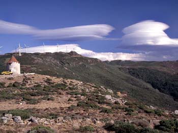 Bizarre Wolken am Cap Corse