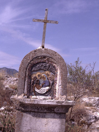 Kreuzweg hinauf zur Kapelle in Castellane