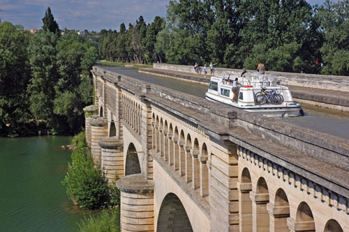 Kanalbrücke über den Orb in Béziers